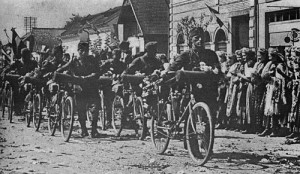 Armata horthistă intrând într-un sat din Transilvania, septembrie 1940